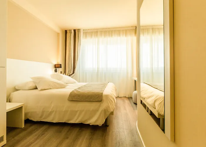 La Dolce 3* Μεντόν